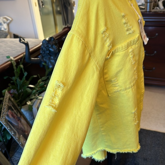 NWT Yellow DistressedJean Jacket with High/Low Length - Picture 4 of 11